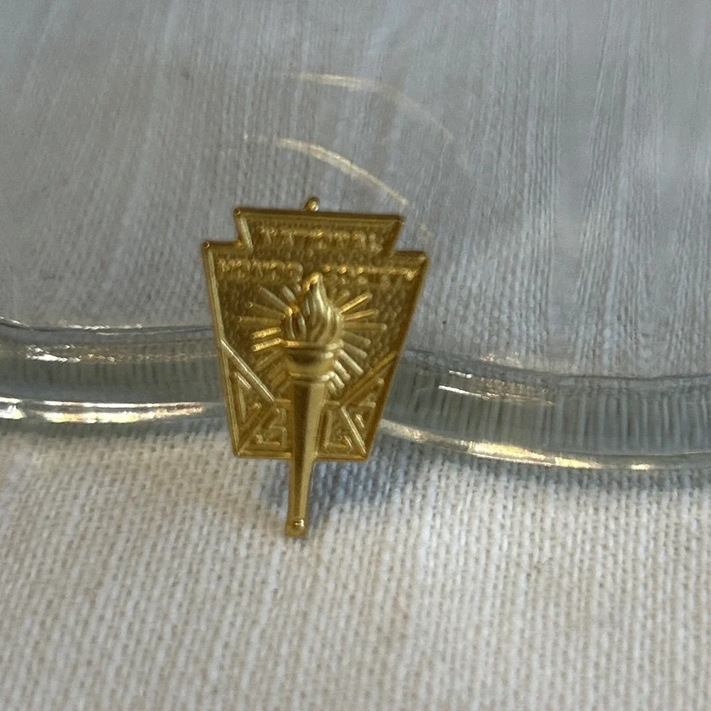 Vintage National Honor Society Member‎ Gold Toned Brooch Signed BJP Balfour 3/4